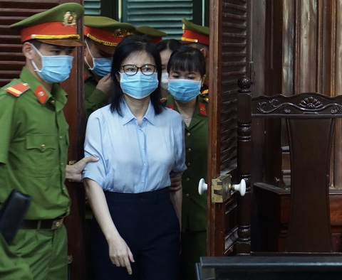 Cựu giám đốc Sở Y tế Cần Thơ, chủ tịch NSJ Group cùng nhận 8 năm tù - Ảnh 1. Cựu giám đốc Sở Y tế Cần Thơ, chủ tịch NSJ Group cùng nhận 8 năm tù - Ảnh 1.