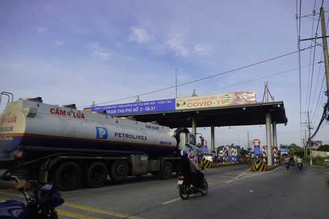 Đùn đẩy trách nhiệm duy tu, bảo trì quốc lộ 51, nếu xảy ra tai nạn ai chịu trách nhiệm? - Ảnh 2. Đùn đẩy trách nhiệm duy tu, bảo trì quốc lộ 51, nếu xảy ra tai nạn ai chịu trách nhiệm? - Ảnh 2.