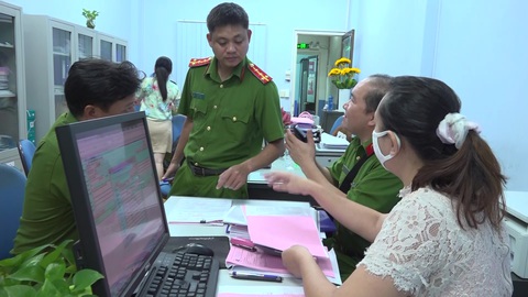Yêu cầu người bị khởi tố đi làm, có vi phạm luật? - Ảnh 1. Yêu cầu người bị khởi tố đi làm, có vi phạm luật? - Ảnh 1.