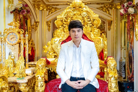 Kim Tử Long, Lâm Vũ, Bình Tinh, Lâm Khánh Chi mừng Kim Tiểu Long ra phim ngắn ca nhạc - Ảnh 5. Kim Tử Long, Lâm Vũ, Bình Tinh, Lâm Khánh Chi mừng Kim Tiểu Long ra phim ngắn ca nhạc - Ảnh 5.