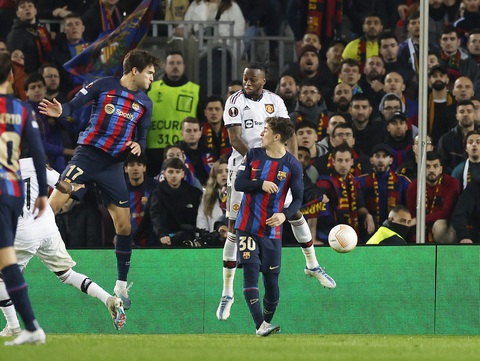 Barcelona cầm chân Man Utd sau màn rượt đuổi hấp dẫn - Ảnh 2. Barcelona cầm chân Man Utd sau màn rượt đuổi hấp dẫn - Ảnh 2.
