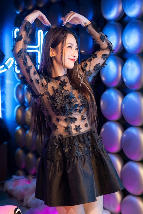 HuyR hừng hừng khí thế trở lại sau thời gian bế tắc - Ảnh 4. HuyR hừng hừng khí thế trở lại sau thời gian bế tắc - Ảnh 4.