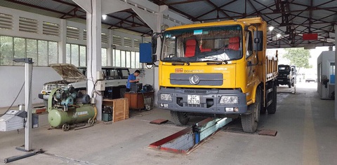 Phó giám đốc trung tâm đăng kiểm ở Lào Cai bị tạm giữ - Ảnh 1. Phó giám đốc trung tâm đăng kiểm ở Lào Cai bị tạm giữ - Ảnh 1.