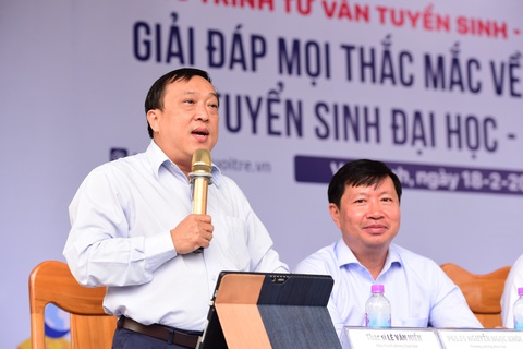 Học sinh băn khoăn học y dược lâu, học phí cao - Ảnh 1. Học sinh băn khoăn học y dược lâu, học phí cao - Ảnh 1.