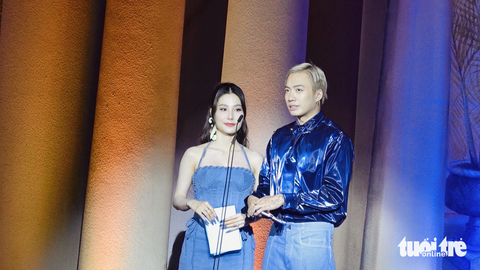 Á hậu Thảo Nhi Lê, nhà thiết kế Phan Đăng Hoàng được vinh danh tại SR Fashion Awards 2022 - Ảnh 2. Á hậu Thảo Nhi Lê, nhà thiết kế Phan Đăng Hoàng được vinh danh tại SR Fashion Awards 2022 - Ảnh 2.