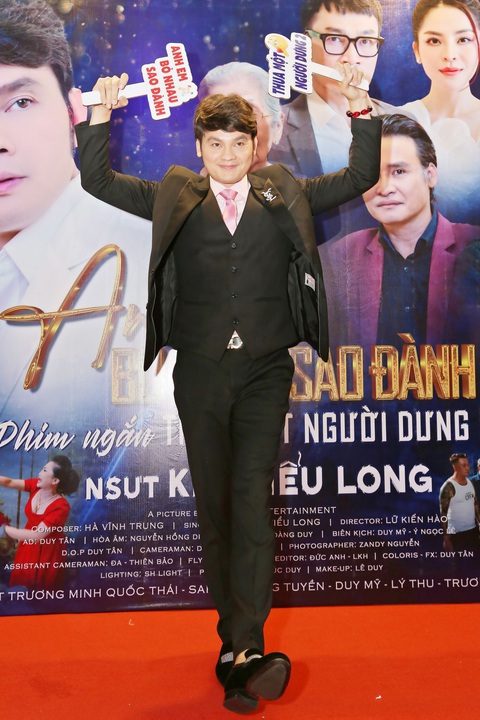 Kim Tử Long, Lâm Vũ, Bình Tinh, Lâm Khánh Chi mừng Kim Tiểu Long ra phim ngắn ca nhạc - Ảnh 6. Kim Tử Long, Lâm Vũ, Bình Tinh, Lâm Khánh Chi mừng Kim Tiểu Long ra phim ngắn ca nhạc - Ảnh 6.
