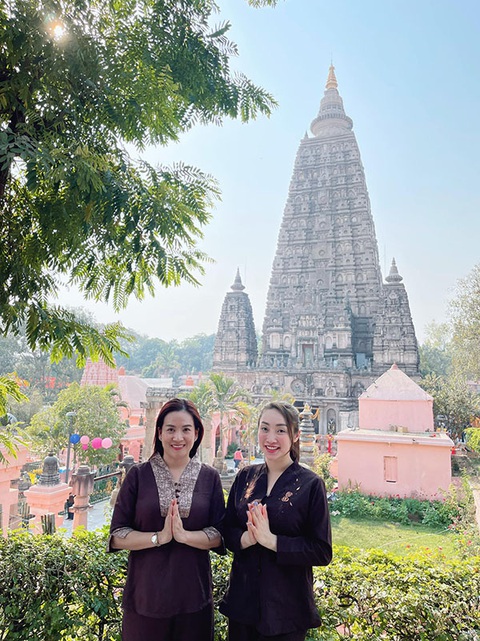 Ảnh vui sao Việt 18-2: Angela Phương Trinh tự tin khoe cơ bắp - Ảnh 8. Ảnh vui sao Việt 18-2: Angela Phương Trinh tự tin khoe cơ bắp - Ảnh 8.