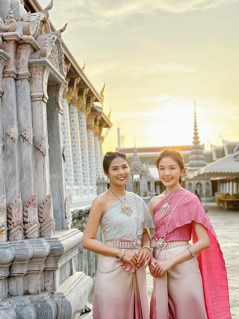 Ảnh vui sao Việt 18-2: Angela Phương Trinh tự tin khoe cơ bắp - Ảnh 6. Ảnh vui sao Việt 18-2: Angela Phương Trinh tự tin khoe cơ bắp - Ảnh 6.