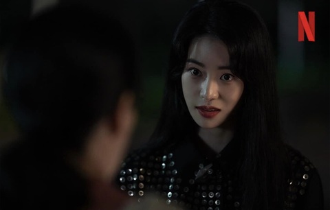 Phần 2 The Glory của Song Hye Kyo hé lộ loạt khoảnh khắc gây sốt - Ảnh 6. Phần 2 The Glory của Song Hye Kyo hé lộ loạt khoảnh khắc gây sốt - Ảnh 6.