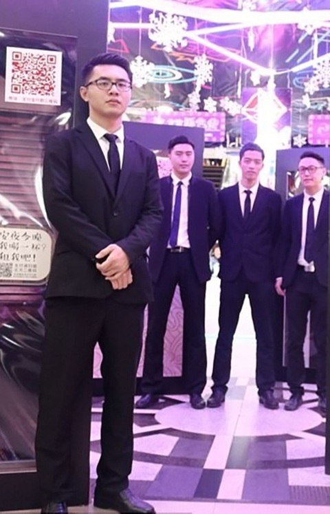 Cho thuê bạn trai giá chưa tới 10.000 đồng trong ngày Valentine - Ảnh 2. Cho thuê bạn trai giá chưa tới 10.000 đồng trong ngày Valentine - Ảnh 2.