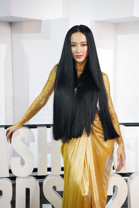 Netizen ‘hốt hoảng’ khi nhìn vào cách ăn diện của Angela Phương Trinh - Ảnh 1. Netizen ‘hốt hoảng’ khi nhìn vào cách ăn diện của Angela Phương Trinh - Ảnh 1.