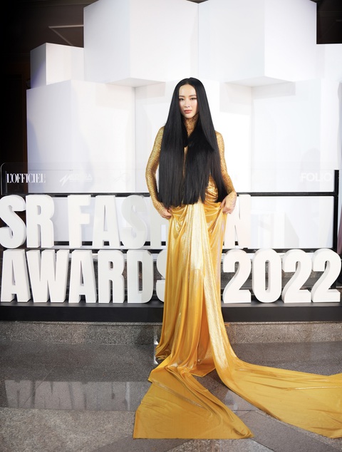 Netizen ‘hốt hoảng’ khi nhìn vào cách ăn diện của Angela Phương Trinh - Ảnh 4. Netizen ‘hốt hoảng’ khi nhìn vào cách ăn diện của Angela Phương Trinh - Ảnh 4.