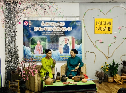 Kiều Maily: Áo dài Chăm khác áo dài Việt chỗ nào? - Ảnh 1. Kiều Maily: Áo dài Chăm khác áo dài Việt chỗ nào? - Ảnh 1.