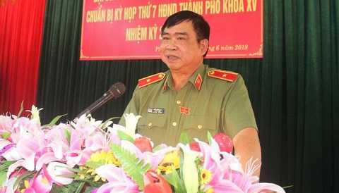 Thiếu tướng Đỗ Hữu Ca tại một buổi tiếp xúc cử tri trong năm 2018 - Ảnh: THỦY NGUYÊN Thiếu tướng Đỗ Hữu Ca tại một buổi tiếp xúc cử tri trong năm 2018 - Ảnh: THỦY NGUYÊN