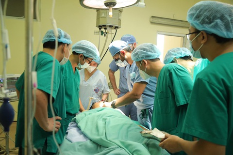 Tin tức sáng 19-2: Tiêu hủy Diệp Bảo - Kem trẻ em trên toàn quốc; Lệ phí cấp biển số tăng mạnh - Ảnh 1. Tin tức sáng 19-2: Tiêu hủy Diệp Bảo - Kem trẻ em trên toàn quốc; Lệ phí cấp biển số tăng mạnh - Ảnh 1.