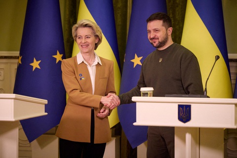 EU sẽ có gói trừng phạt thứ 10 với Nga đúng một năm chiến sự Nga - Ukraine - Ảnh 1. EU sẽ có gói trừng phạt thứ 10 với Nga đúng một năm chiến sự Nga - Ukraine - Ảnh 1.
