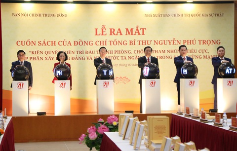 Ra mắt sách của Tổng bí thư Nguyễn Phú Trọng: Thể hiện quyết tâm chống tham nhũng - Ảnh 1. Ra mắt sách của Tổng bí thư Nguyễn Phú Trọng: Thể hiện quyết tâm chống tham nhũng - Ảnh 1.
