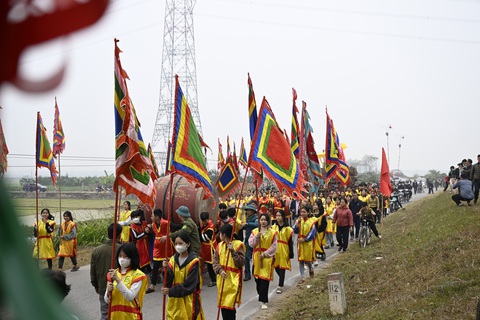Bỏ cướp phết, Hội phết Hiền Quan bớt vui ra phết - Ảnh 3. Bỏ cướp phết, Hội phết Hiền Quan bớt vui ra phết - Ảnh 3.