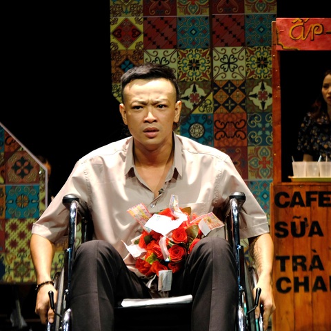 Những diễn viên "quậy tưng" mùa kịch Tết - Ảnh 5. Những diễn viên "quậy tưng" mùa kịch Tết - Ảnh 5.