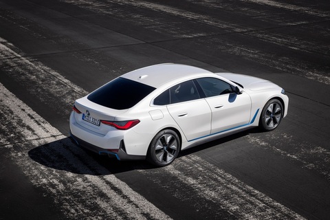 Cập nhật xe điện BMW cũng lắm ‘nhiêu khê’: Không đỗ đường dốc, không thực hiện khi trời quá lạnh - Ảnh 4. Cập nhật xe điện BMW cũng lắm ‘nhiêu khê’: Không đỗ đường dốc, không thực hiện khi trời quá lạnh - Ảnh 4.