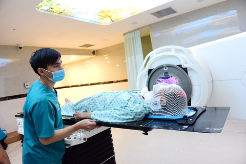 Bệnh viện Ung bướu TP.HCM tăng phòng mổ giải ‘điểm nghẽn’ chờ mổ xuống còn 3 tuần - Ảnh 4. Bệnh viện Ung bướu TP.HCM tăng phòng mổ giải ‘điểm nghẽn’ chờ mổ xuống còn 3 tuần - Ảnh 4.