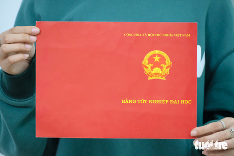 Cử tri kiến nghị Bộ Giáo dục và Đào tạo tăng cường xử lý vấn nạn bằng giả - Ảnh 1. Cử tri kiến nghị Bộ Giáo dục và Đào tạo tăng cường xử lý vấn nạn bằng giả - Ảnh 1.