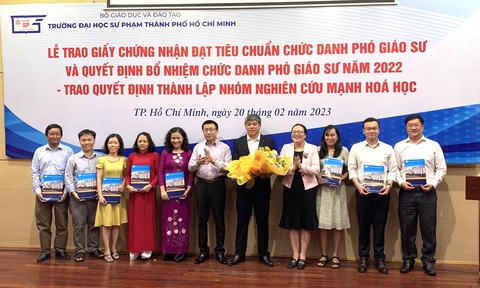 Thành lập nhóm nghiên cứu tìm hoạt chất tiêu diệt COVID-19 - Ảnh 1. Thành lập nhóm nghiên cứu tìm hoạt chất tiêu diệt COVID-19 - Ảnh 1.