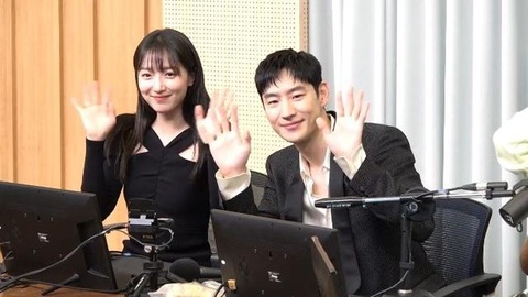 Thương chưa, Lee Je Hoon bị đồng nghiệp nữ nhận xét khiếm nhã về ngoại hình! - Ảnh 1. Thương chưa, Lee Je Hoon bị đồng nghiệp nữ nhận xét khiếm nhã về ngoại hình! - Ảnh 1.