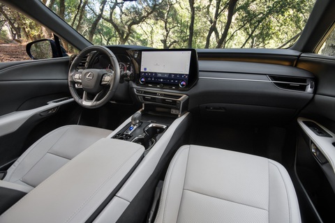 Xe Lexus bán chạy nhất ra mắt bản mới tại Việt Nam, giá từ 3,43 tỉ đồng - Ảnh 6. Xe Lexus bán chạy nhất ra mắt bản mới tại Việt Nam, giá từ 3,43 tỉ đồng - Ảnh 6.