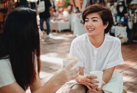 Làm quen kỹ năng mới: Lắng nghe thấu cảm - Ảnh 1. Lắng nghe thấu cảm - Ảnh: Pexels