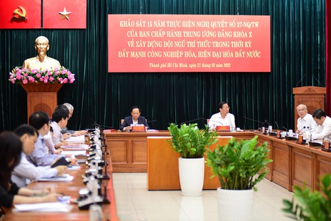 TP.HCM đề xuất có chính sách lương phù hợp để giữ chân nhân tài - Ảnh 1. TP.HCM đề xuất có chính sách lương phù hợp để giữ chân nhân tài - Ảnh 1.