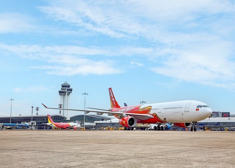 Vietjet thêm tàu bay A330, khám phá xứ sở Kangaroo - Ảnh 1. Tàu bay A330 sẵn sàng phục vụ hành khách tại sân bay Tân Sơn Nhất