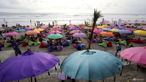 Người Nga và người Ukraine cùng chung sống ở Bali - Ảnh 1. Người Nga và người Ukraine cùng chung sống ở Bali - Ảnh 1.