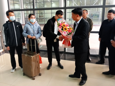 Khôi phục xuất nhập cảnh tại cửa khẩu quốc tế Móng Cái - Ảnh 3. Khôi phục xuất nhập cảnh tại cửa khẩu quốc tế Móng Cái - Ảnh 3.