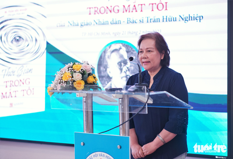Cuộc hội ngộ xúc động nhân dịp tái bản hồi ký của bác sĩ Trần Hữu Nghiệp - Ảnh 3. Cuộc hội ngộ xúc động nhân dịp tái bản hồi ký của bác sĩ Trần Hữu Nghiệp - Ảnh 3.