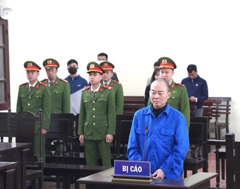 Phạt 1 năm tù tài xế vi phạm nồng độ cồn gấp 3 lần kịch khung, vật ngã cảnh sát giao thông - Ảnh 1. Phạt 1 năm tù tài xế vi phạm nồng độ cồn gấp 3 lần kịch khung, vật ngã cảnh sát giao thông - Ảnh 1.