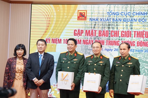 Trung tướng Đồng Sỹ Nguyên: Ân tình ở lại - Ảnh 1. Trung tướng Đồng Sỹ Nguyên: Ân tình ở lại - Ảnh 1.