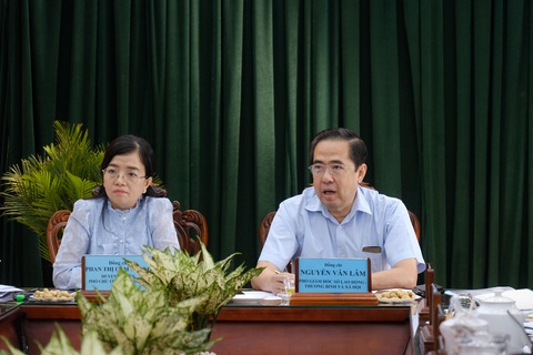 Hỗ trợ người dân khó khăn do COVID-19: đã chậm nên cần làm tốt nhất - Ảnh 1. Hỗ trợ người dân khó khăn do COVID-19: đã chậm nên cần làm tốt nhất - Ảnh 1.