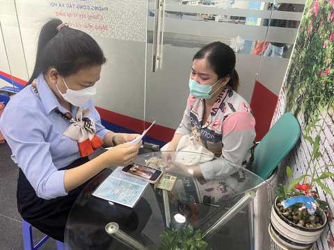 Ông cụ bị tai nạn nằm bệnh viện suốt 3 tháng tìm được gia đình - Ảnh 2. Ông cụ bị tai nạn nằm bệnh viện suốt 3 tháng tìm được gia đình - Ảnh 2.