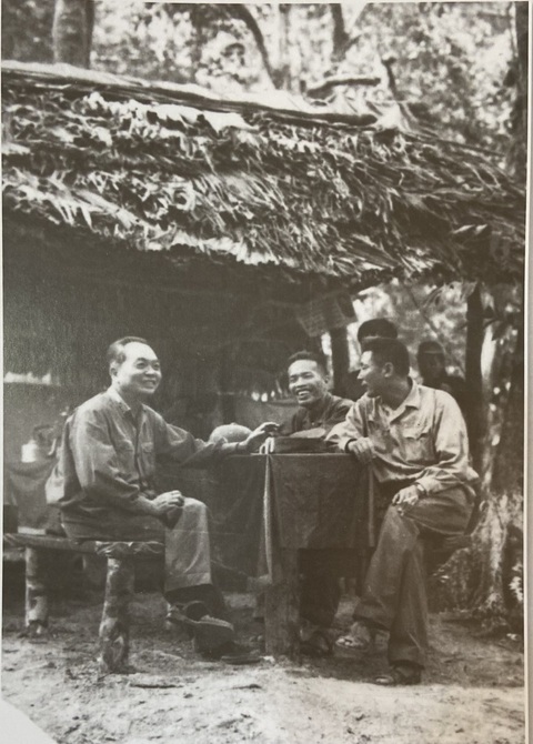 Trung tướng Đồng Sỹ Nguyên: Ân tình ở lại - Ảnh 5. Trung tướng Đồng Sỹ Nguyên: Ân tình ở lại - Ảnh 5.