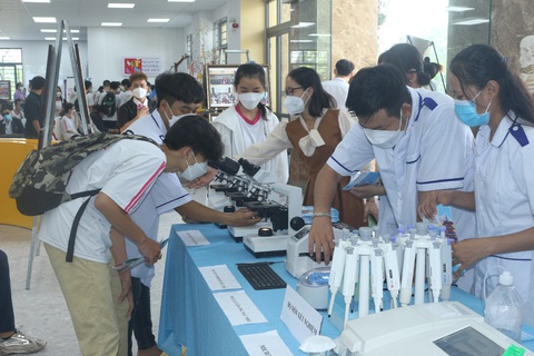 Trường đại học thi tuyển sinh riêng nhóm ngành sức khỏe - Ảnh 1. Trường đại học thi tuyển sinh riêng nhóm ngành sức khỏe - Ảnh 1.
