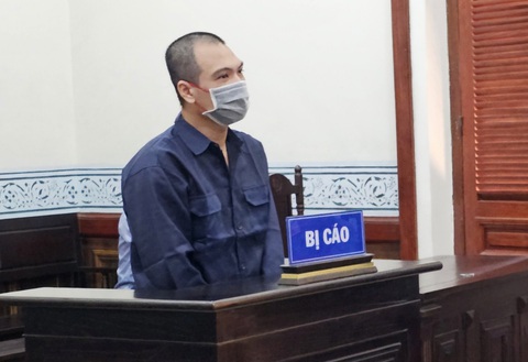 Cựu điều tra viên nhận 1 năm tù vì giả chữ ký của lãnh đạo - Ảnh 1. Cựu điều tra viên nhận 1 năm tù vì giả chữ ký của lãnh đạo - Ảnh 1.