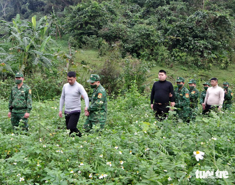 Phá đường dây đưa 3 người Trung Quốc vượt biên trái phép - Ảnh 2. Phá đường dây đưa 3 người Trung Quốc vượt biên trái phép - Ảnh 2.