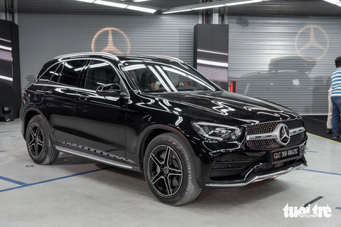 Đại lý giảm giá Mercedes-Benz GLC cả trăm triệu đồng - Ảnh 1. Đại lý giảm giá Mercedes-Benz GLC cả trăm triệu đồng - Ảnh 1.