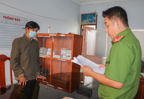 Bị phạt 67 triệu đồng vì hút trộm cát sông - Ảnh 1. Bị phạt 67 triệu đồng vì hút trộm cát sông - Ảnh 1.