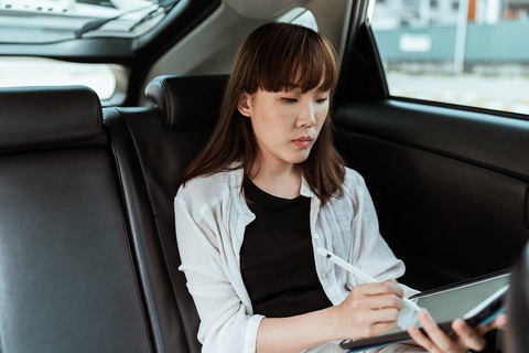 Làm sao để có công việc viết lách tự do? - Ảnh 1. Tự vạch ra con đường sự nghiệp của chính mình - Ảnh: Pexels