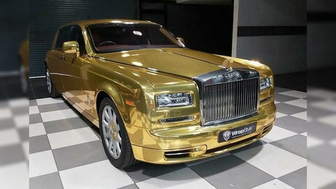 Triệu phú Ấn Độ sử dụng Rolls-Royce bọc vàng tiền tỉ làm taxi cho khách VIP - Ảnh 2. Triệu phú Ấn Độ sử dụng Rolls-Royce bọc vàng tiền tỉ làm taxi cho khách VIP - Ảnh 2.