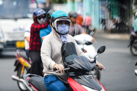 Nam Bộ tia cực tím rất cao kèm nắng nóng, các vùng biển dông gió mạnh - Ảnh 1. Nam Bộ tia cực tím rất cao kèm nắng nóng, các vùng biển dông gió mạnh - Ảnh 1.