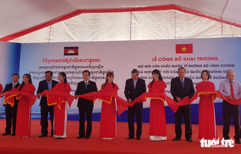 Hợp nhất cửa khẩu quốc tế đường bộ và đường sông Vĩnh Xương - Ảnh 2. Hợp nhất cửa khẩu quốc tế đường bộ và đường sông Vĩnh Xương - Ảnh 2.