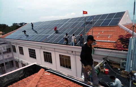 Nghịch lý thiếu điện lưới nhưng điện mặt trời bỏ không ở Côn Đảo - Ảnh 1. Nghịch lý thiếu điện lưới nhưng điện mặt trời bỏ không ở Côn Đảo - Ảnh 1.